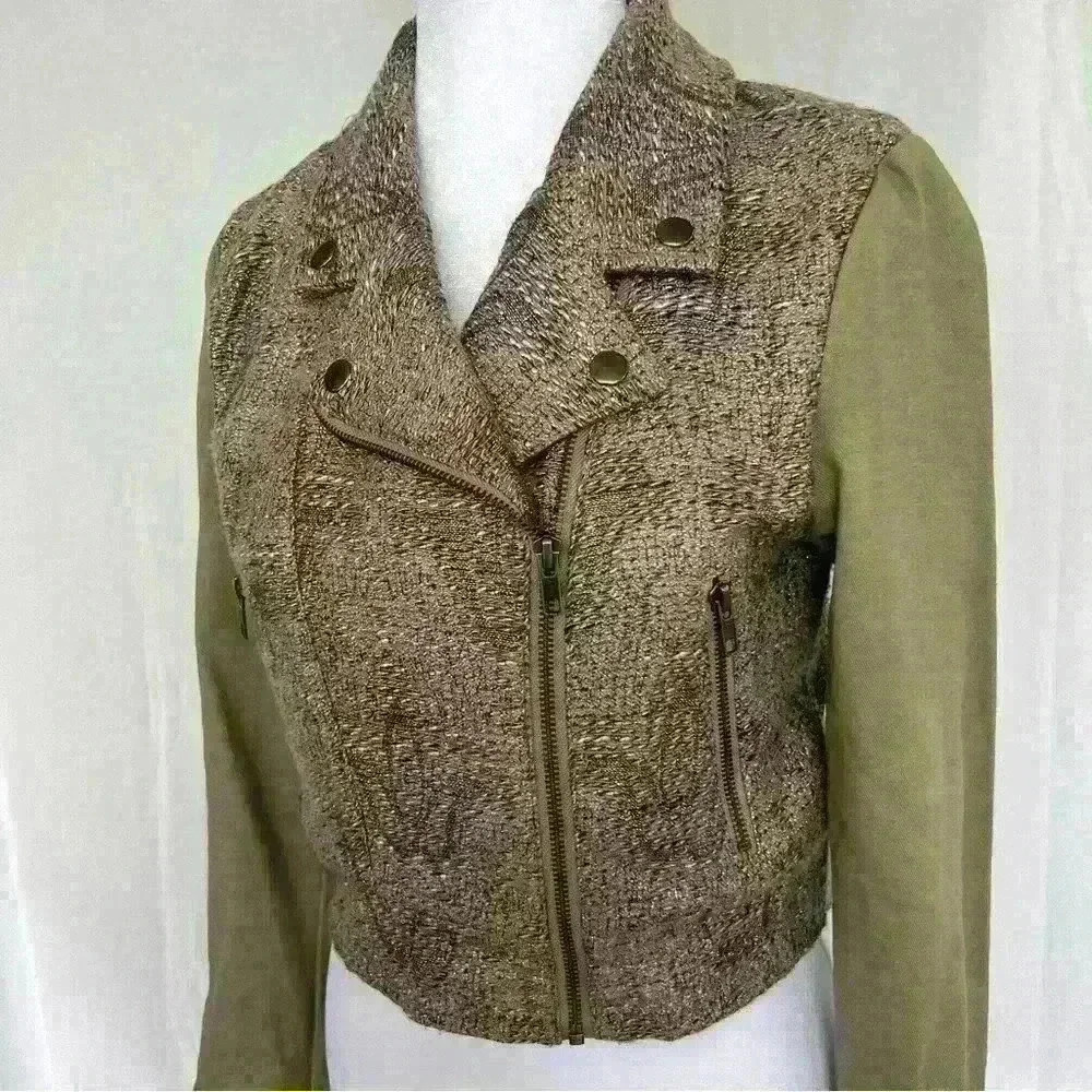 MinkPink olive, tan and metallic lined jacket with zipper detail. - Picture 4 of 16